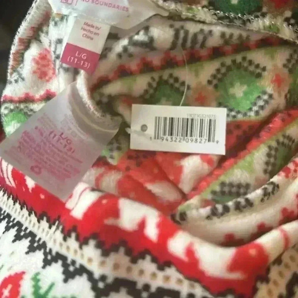 🎄No Boundaries Christmas leggings - Picture 5 of 8